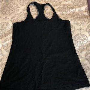 Lululemon workout tank.